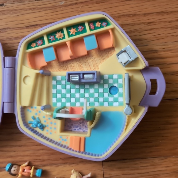 Polly Pocket - Diner - Picture 2 of 6